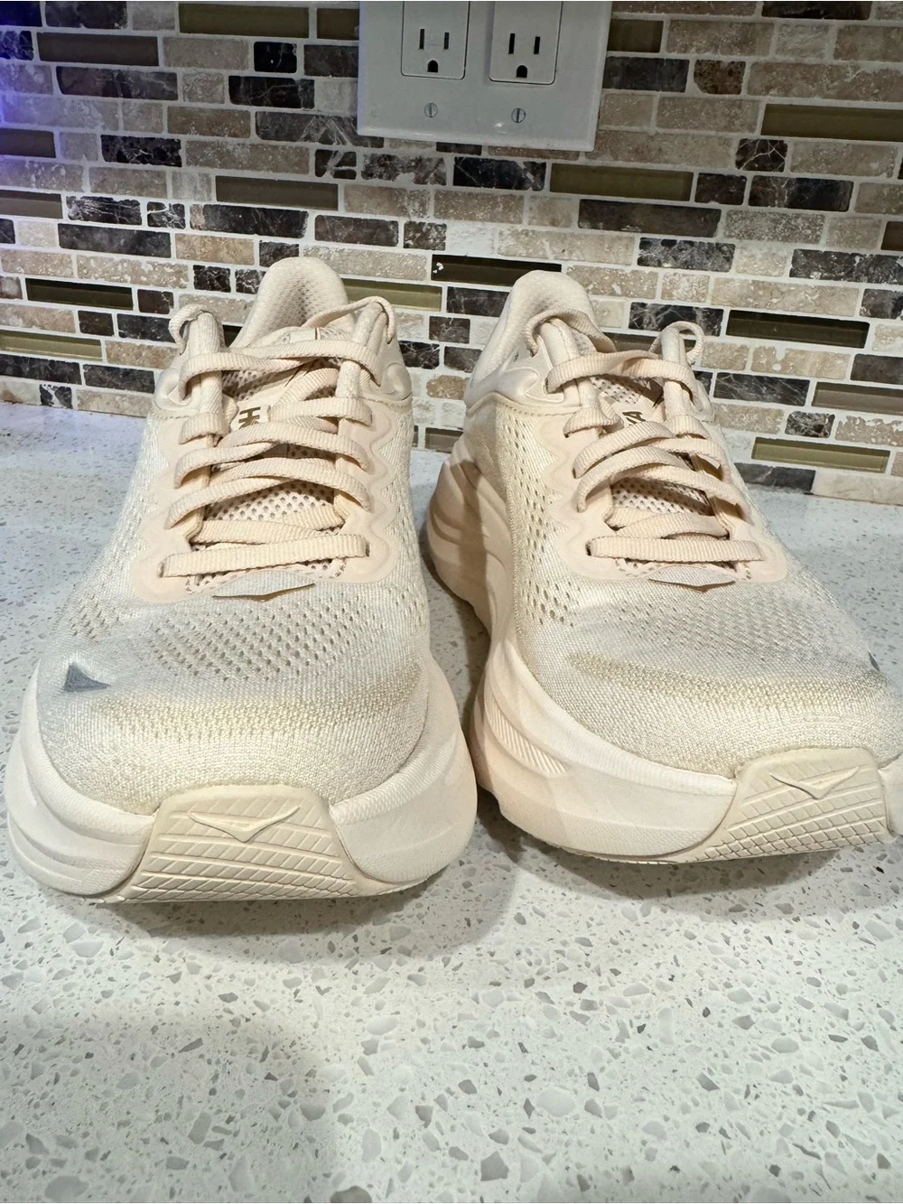 Hoka Bondi 9 Size 7.5 Women's Cream/Beige Cushioning Running Shoes